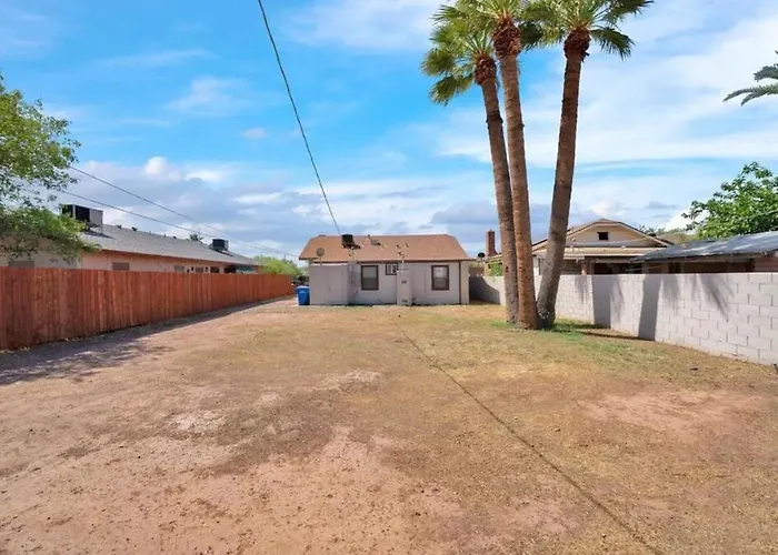 Entire Home, 7 Minutes From Airport Holiday home Phoenix