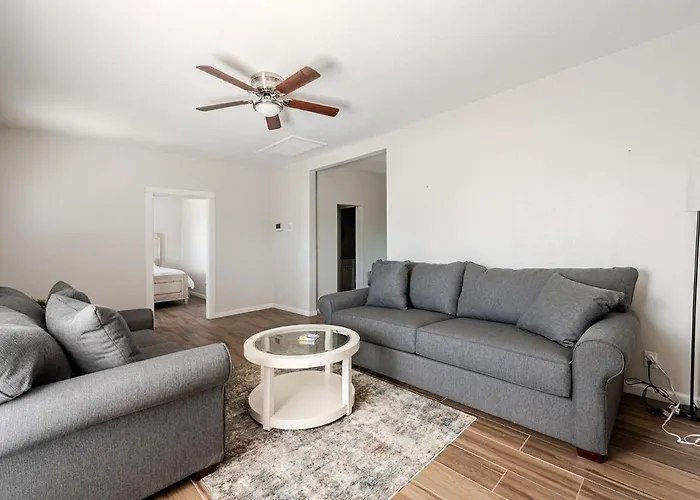 Holiday home Entire Home, 7 Minutes From Airport Phoenix